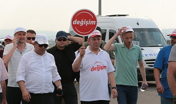Tanju Özcan'dan 'değişim' yürüyüşü