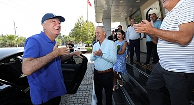 Başkan Engin Görevine Alkışlarla Döndü