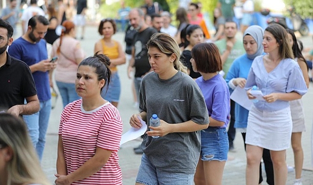 Bayraklı öğretmenlerini sınavla belirliyor