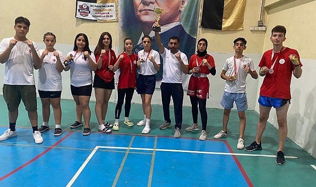 Bayraklılı gençler iller arası şampiyonada 7 derece kazandı