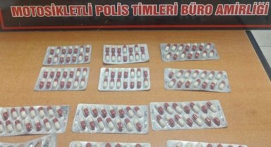 Çalıntı motosiklette uyuşturucu ile yakalandı