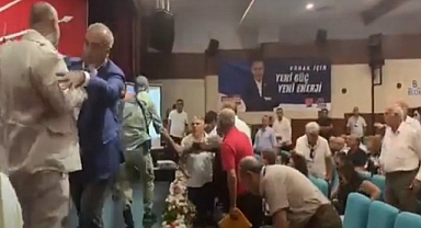 CHP Konak'da olaylı kongre