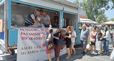 İzmir’de Muharrem ayında aşure dağıtımı başladı