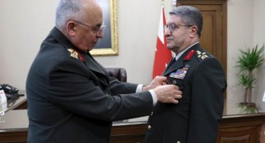 Kara Kuvvetleri'nde devir-teslim