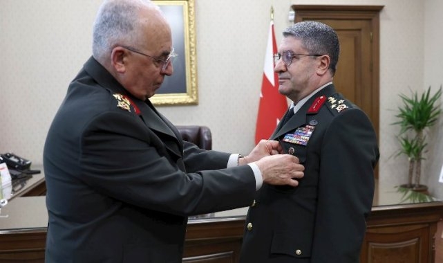 Kara Kuvvetleri&#039;nde devir-teslim