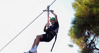 Karşıyaka’da tatil keyfi ‘Macera Parkı’nda yaşanıyor