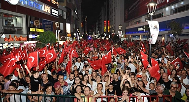 Karşıyaka, gelincik tarlasına döndü