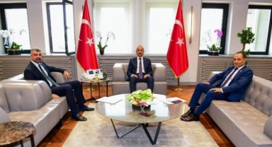 Mardin milletvekilleri Ulaştırma Bakanı ile görüştü