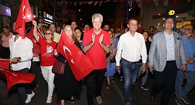 Narlıdere Büyük Zaferi Coşkuyla Kutladı