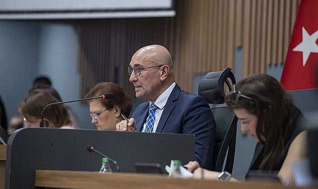 Soyer: “Büyükşehir kale gibi ayakta”