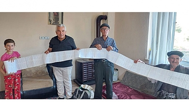 77 yaşında şair kilolarca şiir yazdı