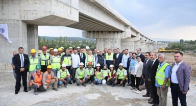 Ankara-İzmir hattı 2027'de 'hızlı' gelecek