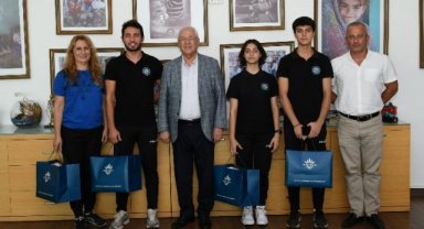 Başkan Selvitopu başarılı sporcuları kutladı