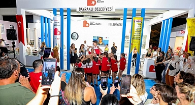 Bayraklı fuardaki yerini aldı