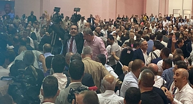 CHP İzmir İl Kongresi'nde arbede