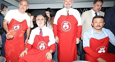 Dünya Menemen'de Buluştu