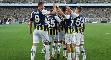 Gol düellosu lider Fenerbahçe'nin