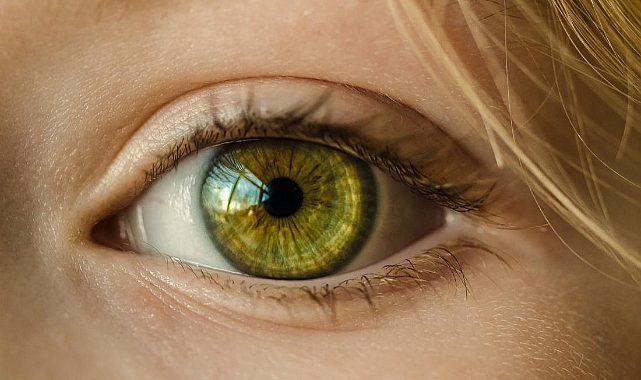 Göz Rengi Nedir Nasıl Belirlenir? Göz Rengi Değiştirme Nasıl Yapılır?