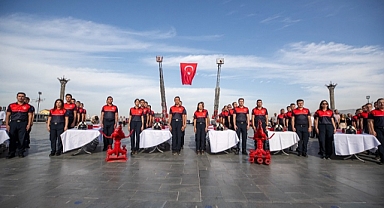 İzmir’de İtfaiye Haftası kutlanıyor