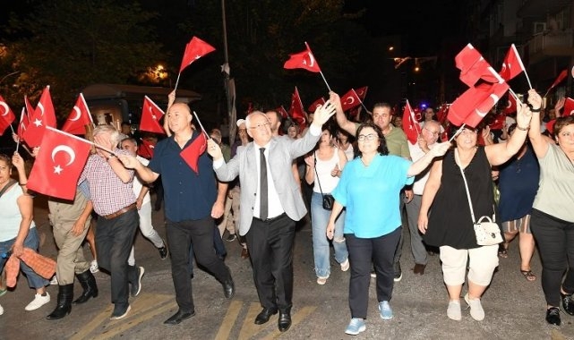 İzmir Karabağlar'da geleneksel kortej  coşkusu