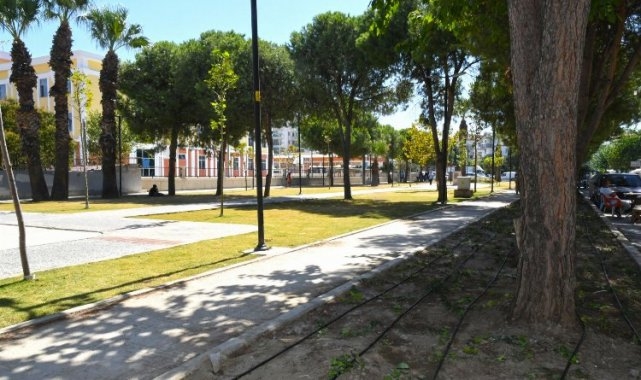 Karabağlar'da 'Abidin Dino Parkı' baştan sona yenilendi
