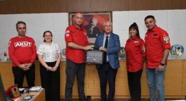 Karabağlar'da AKUT'a 'afet' bilgisayarı