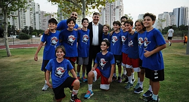 Karşıyaka’da 5 bin çocuk yaz tatilinde sporla buluştu