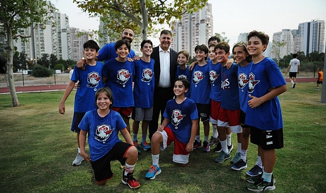 Karşıyaka’da 5 bin çocuk yaz tatilinde sporla buluştu