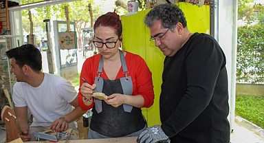 Karşıyaka’da atıklar minyatür müzik aletine dönüşüyor