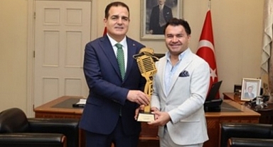 Yılın Alkışı Hak Eden Valisi