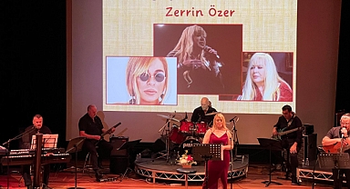 Avustralyalı Sanatçı Mehmet Sözer Cumhuriyet severleri mest etti.