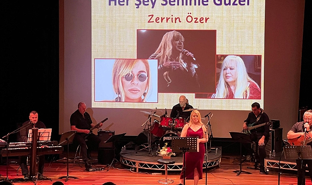 Avustralyalı Sanatçı Mehmet Sözer Cumhuriyet severleri mest etti.