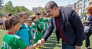 Başkan Tugay'dan amatör spor kulüplerine destek