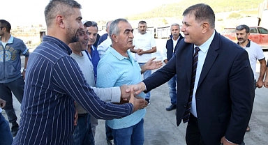 Başkan Tugay'dan sanayi esnafına ziyaret