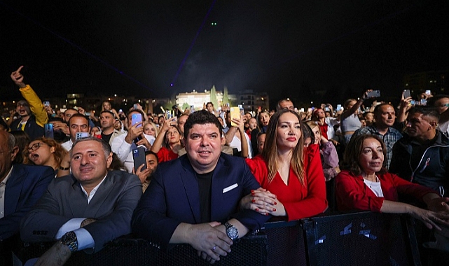 Buca’da 100. yıla yakışır kutlama