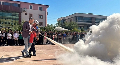 Buca’nın kahramanlarından çocuklara afet eğitimi
