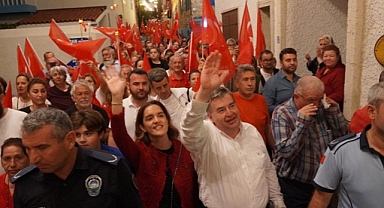 Çeşme’de 100. Yıla yakışır Cumhuriyet Korteji