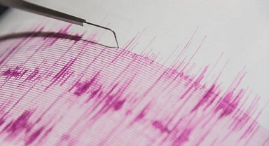 İzmir'de korkutan deprem