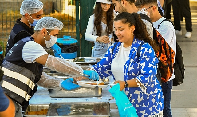 İzmir’de üniversite öğrencileri yine unutulmadı