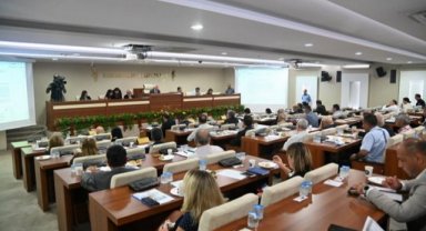 İzmir Karabağlar Belediyesi'nin 2024 bütçesi kabul edildi