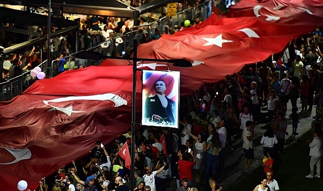 İzmir Valiliğinden Cumhuriyetin 100. Yılına Yakışır Kutlamalar