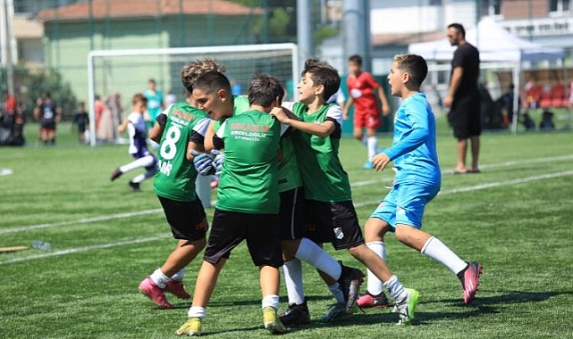 Narlıdere’nin Minikleri Lige 3’te 3’le Başladı