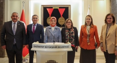 Bakan Göktaş'tan Başkan Şahin'e nezaket