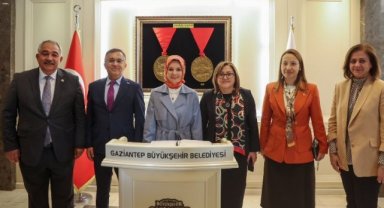 Bakan Göktaş'tan Başkan Şahin'e nezaket