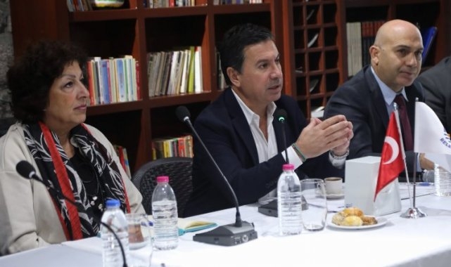 Başkan Aras, Bodrum'da site yöneticileriyle buluştu