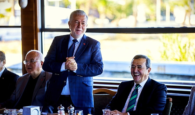 Başkan Batur esnafla bir araya geldi