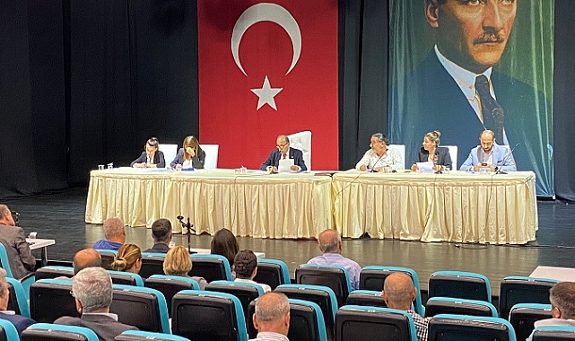 Batur'a tam yetki verildi