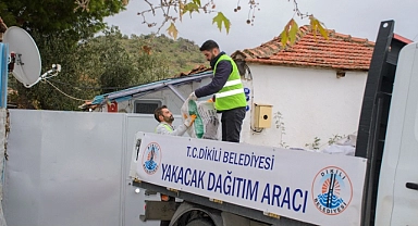 Dikili Belediyesi’nden yakacak yardımı