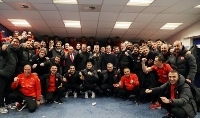 Erdoğan'dan A Millî Futbol Takımı'na tebrik telefonu