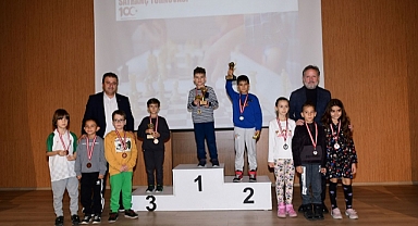 Geleceğin satranç ustaları ödüllerine kavuştu